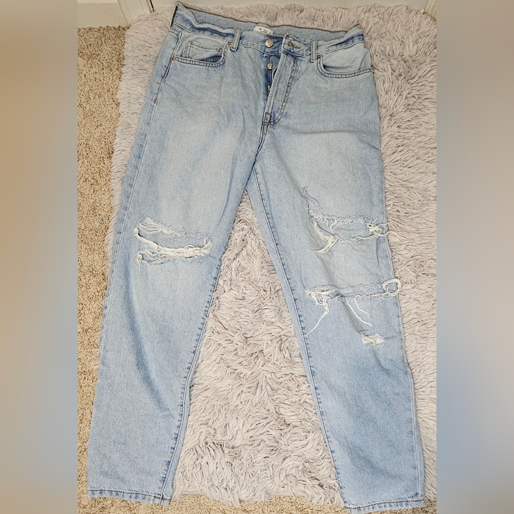 Distressed jeans - Picture 4 of 6